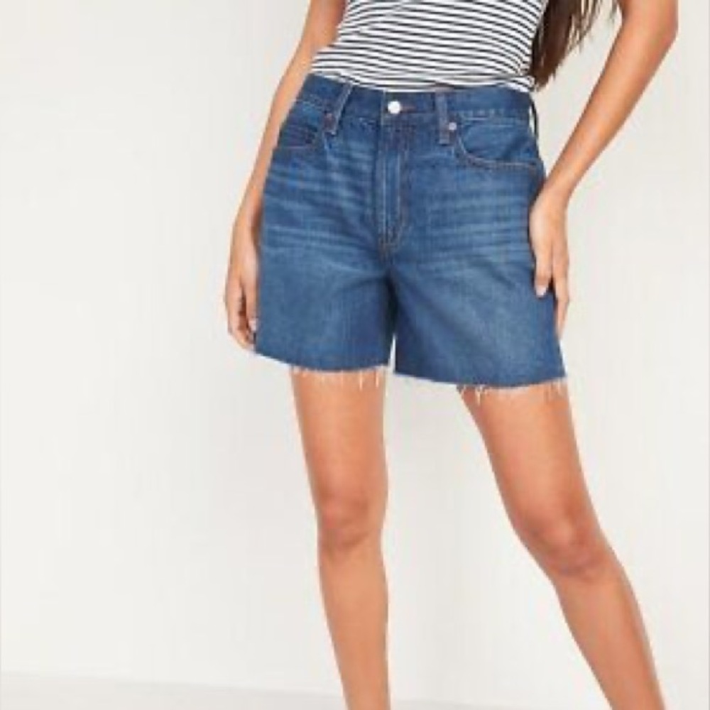 Old Navy High-Waisted Slouchy Straight Cut-Off Jean Shorts 5” Inseam